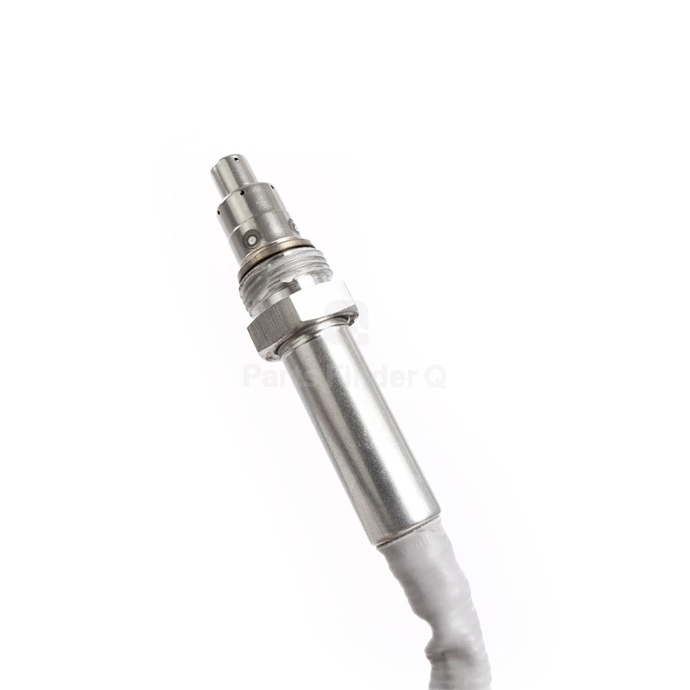 RA0101538128 | Genuine Detroit Diesel® Nitrogen Oxide Sensor Zoomed-in detail